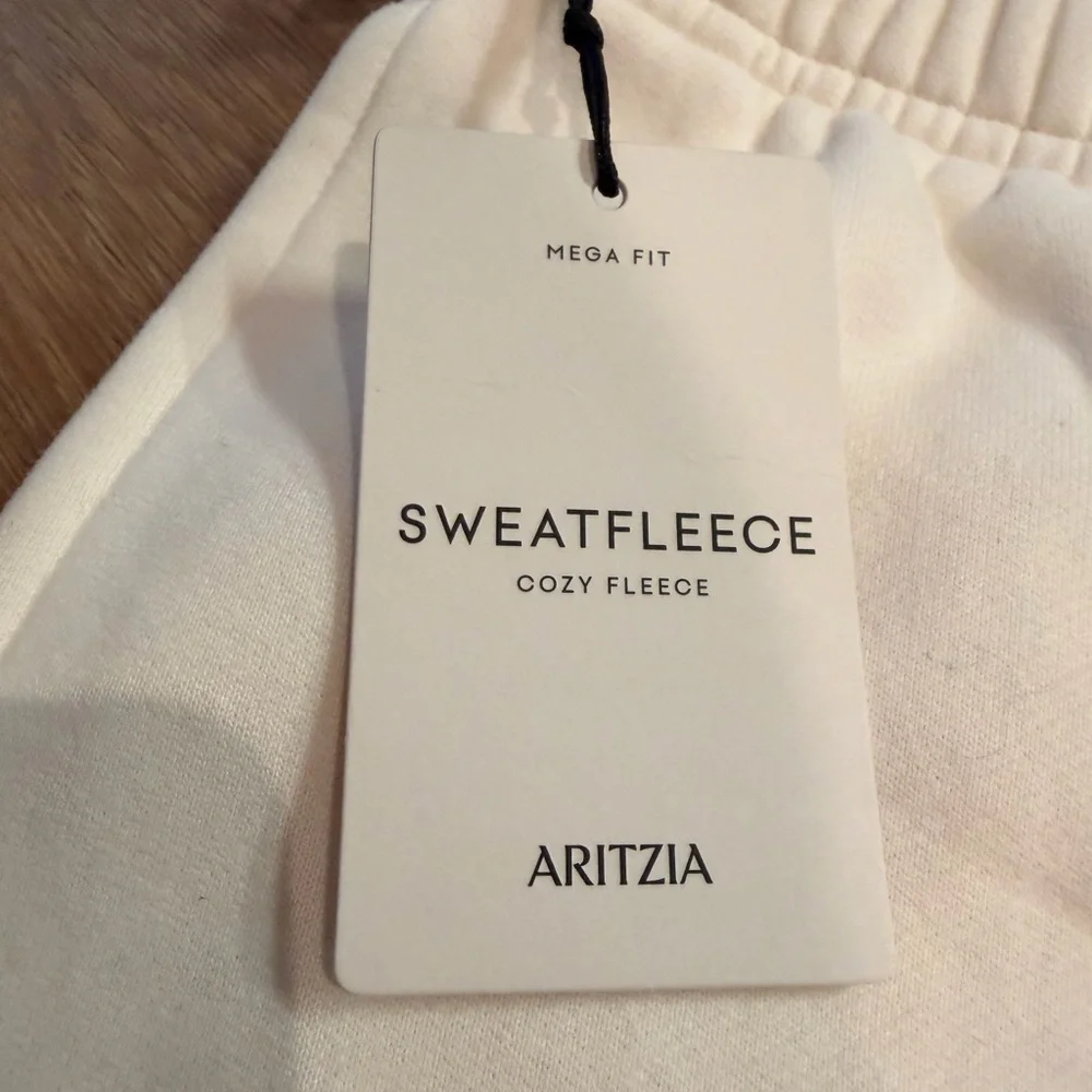 Aritzia Cream Sweatfleece Cozy Jogger - Picture 5 of 5